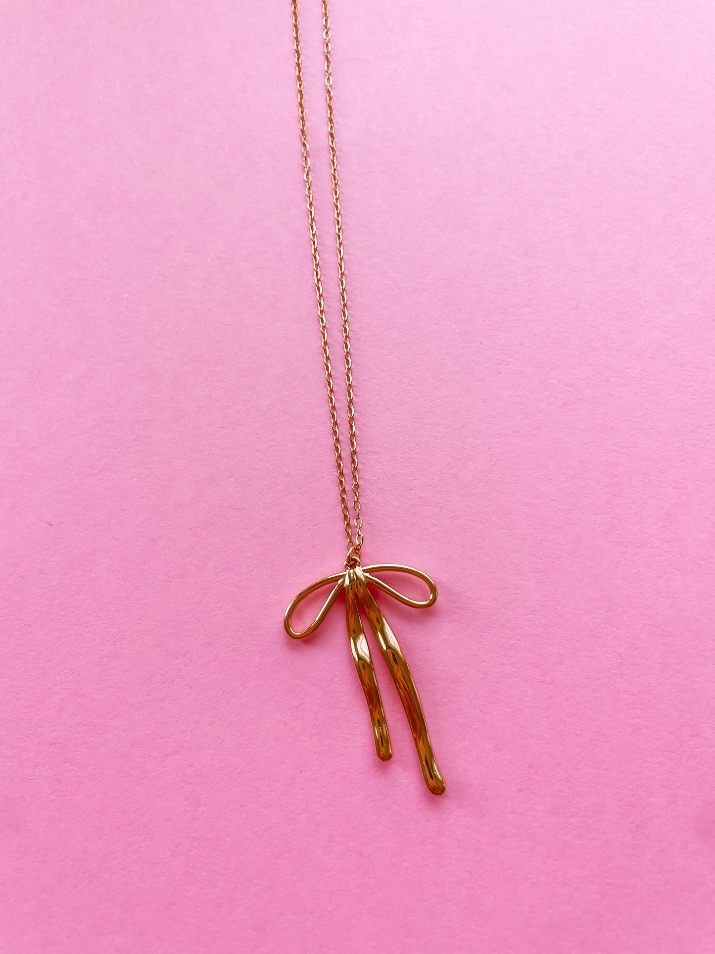 Stylist Bow Pendant Necklace